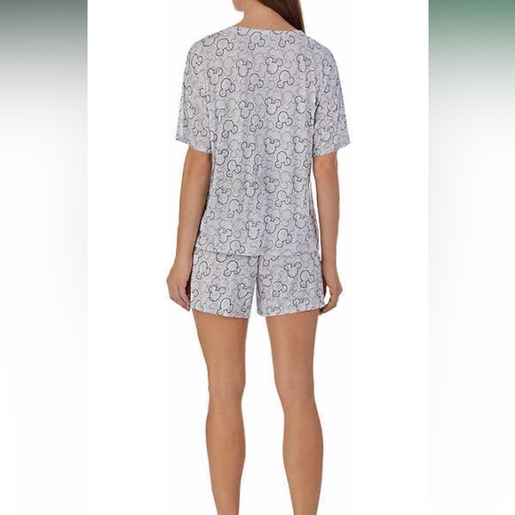 NWT Disney 2 Piece Top and Shorts Pajama Set PJs with Pockets Mickey Mouse - Picture 2 of 6